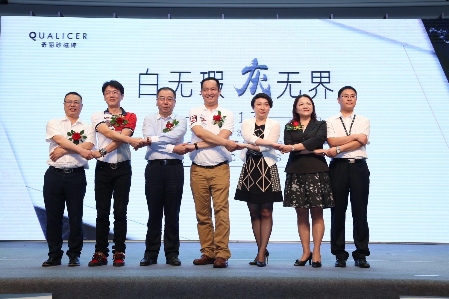 ����ֻ�аף�߀�С�������ɰ�ҡ�