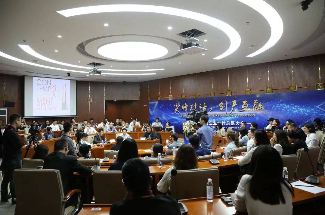 ��ɽ�մ��O(sh��)Ӌ��ľ�Ӣ��(li��n)���������_��һ�������h(yu��n)���x�ĕ�